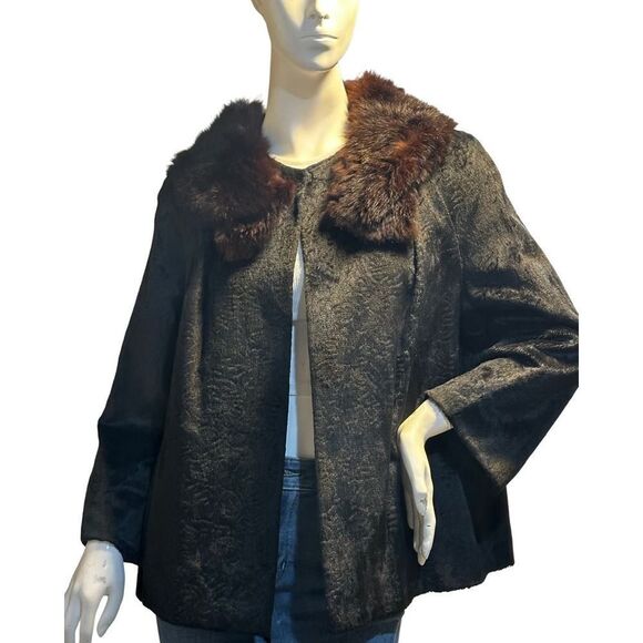 Vintage Jackets & Blazers - Vintage 
1950s/1960s dark navy blue sculpted velour jacket.